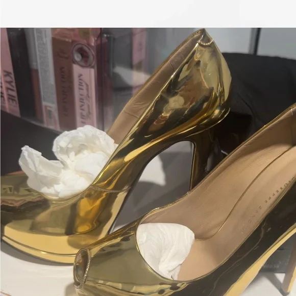 Giuseppe Zanotti Metallic Gold Heels - Picture 4 of 9